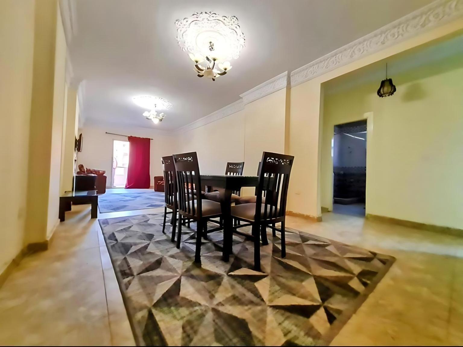 Complex Apts Near Auc And Malls Caïro