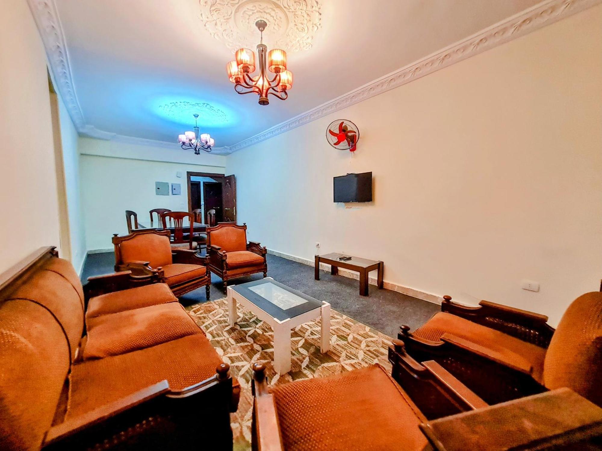 Appartement Complex Apts Near Auc And Malls